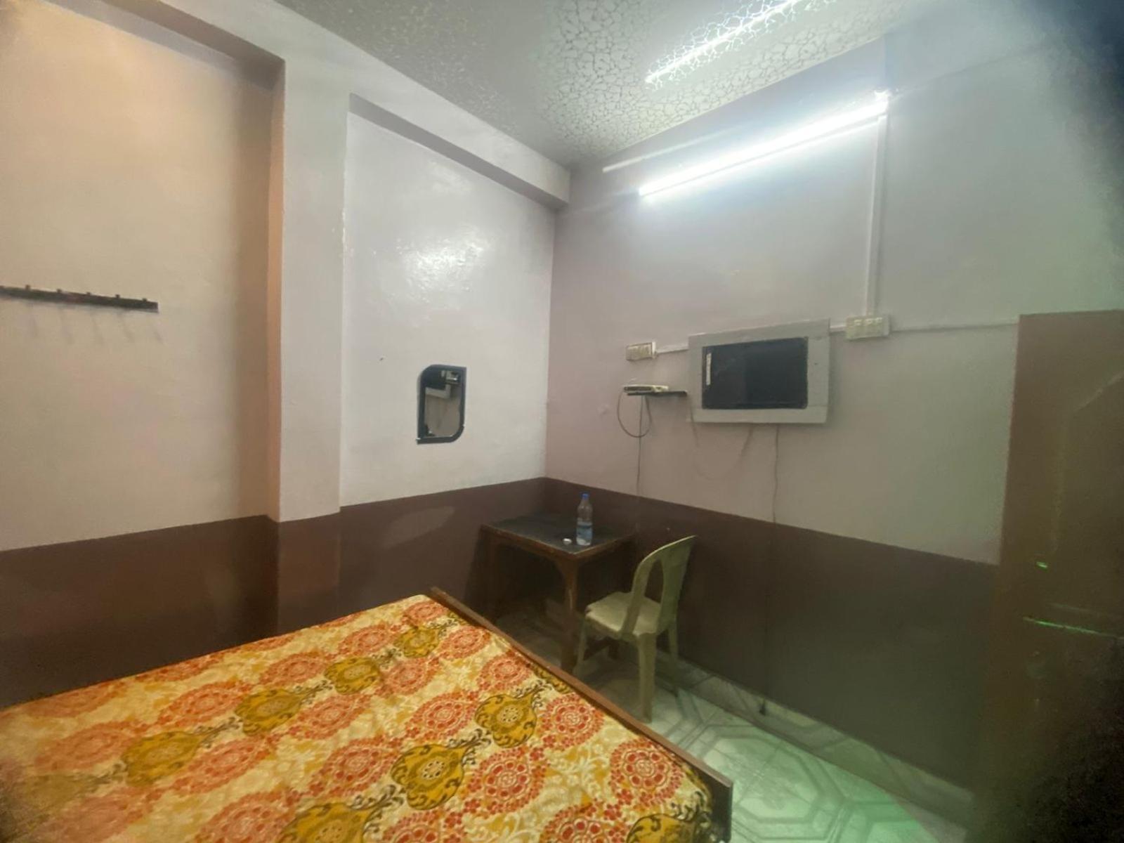 Hotel Yatri Niwas Varanasi Exterior foto
